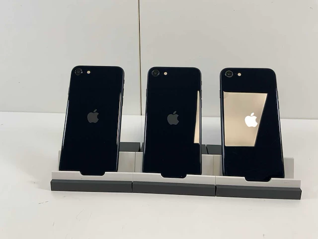 Apple iphone se 3rd gen - 64 gb - midnight (3x) - afbeelding 4 van  4