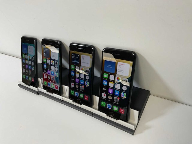 Apple iphone se 3rd gen - 64 gb - midnight (4x) - afbeelding 3 van  6