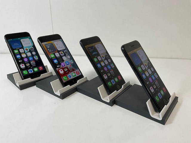 Apple iphone se 3rd gen - 64 gb - midnight (4x) - afbeelding 4 van  6