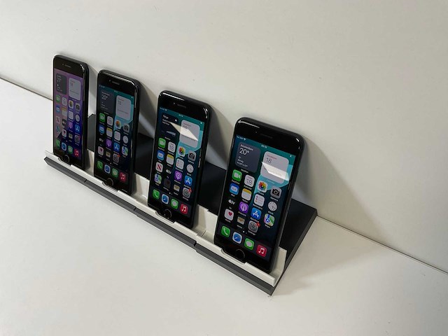 Apple iphone se 3rd gen - 64 gb - midnight (4x) - afbeelding 3 van  6