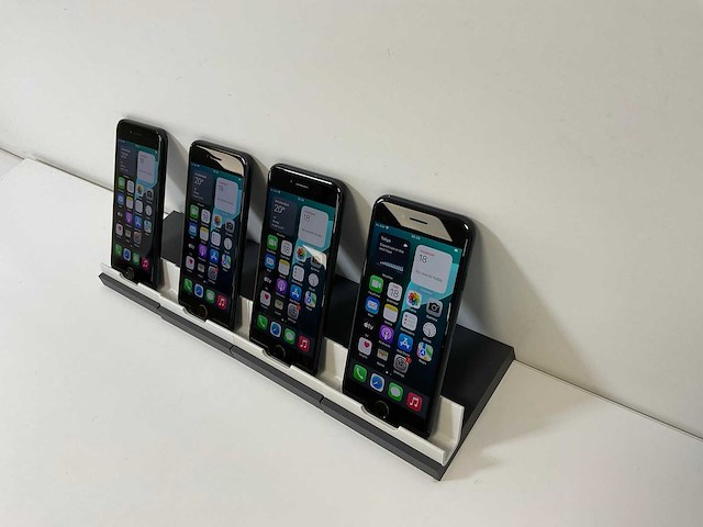 Apple iphone se 3rd gen - 64 gb - midnight (4x) - afbeelding 3 van  6