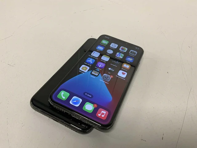 Apple iphone x a1901 mobiele telefoon (2x) - afbeelding 1 van  5
