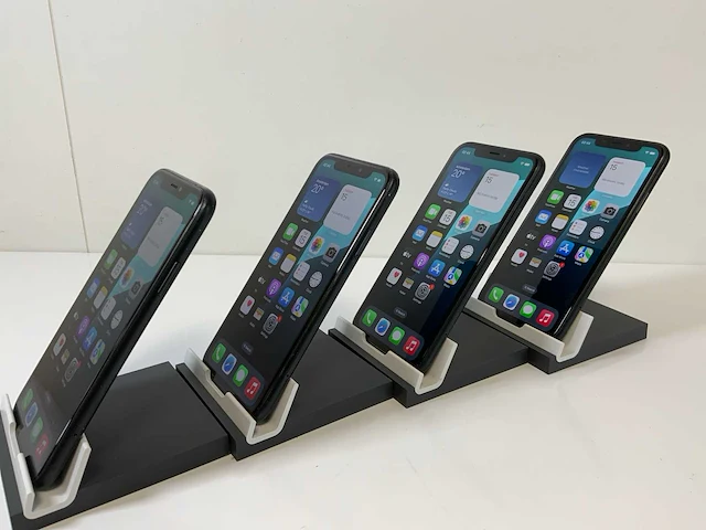 Apple iphone xr - 64 gb - black (4x) - afbeelding 4 van  5