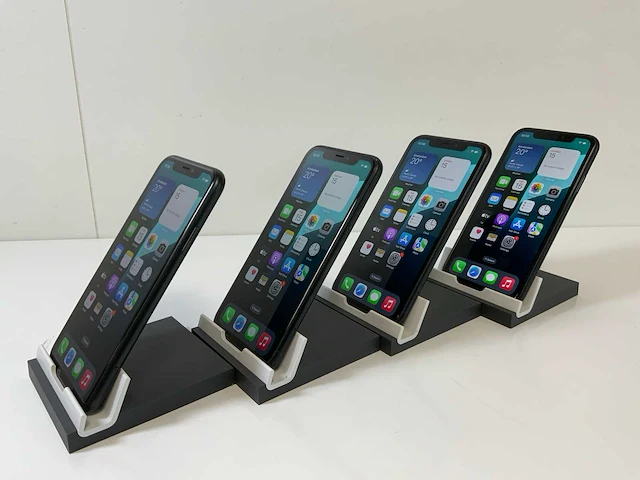 Apple iphone xr - 64 gb - black (4x) - afbeelding 4 van  5