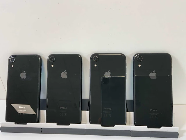 Apple iphone xr - 64 gb - black (4x) - afbeelding 5 van  5