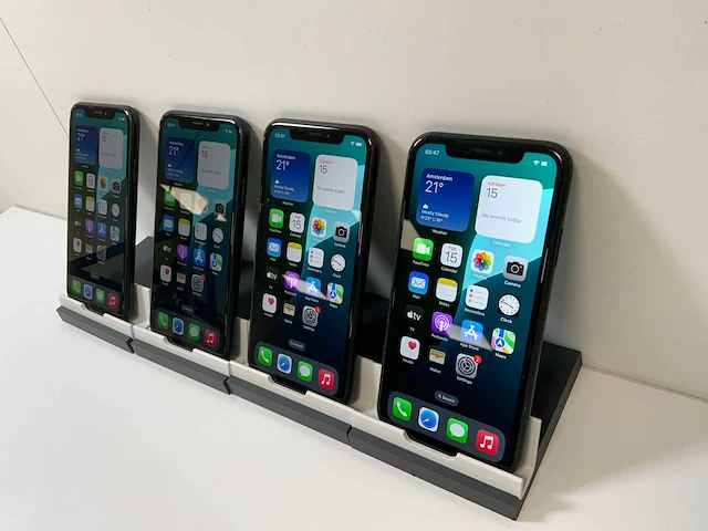 Apple iphone xr - 64 gb - black (4x) - afbeelding 2 van  5