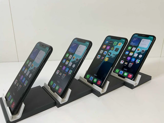 Apple iphone xr - 64 gb - black (4x) - afbeelding 4 van  5