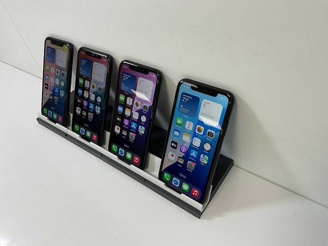 Apple iphone xr - 64 gb - black (4x) - afbeelding 3 van  6