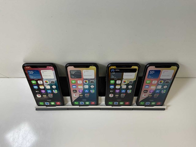 Apple iphone xr - 64 gb - black (4x) - afbeelding 2 van  6