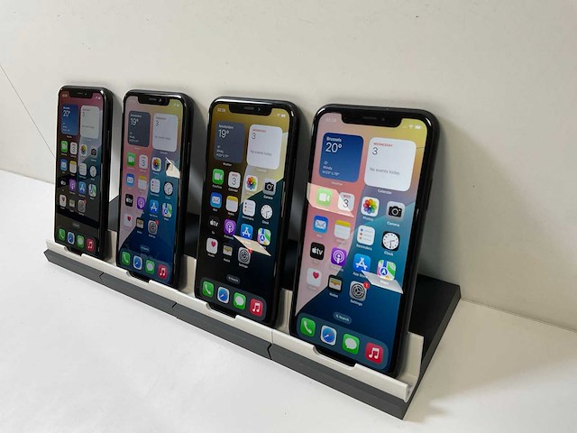 Apple iphone xr - 64 gb - black (4x) - afbeelding 3 van  6