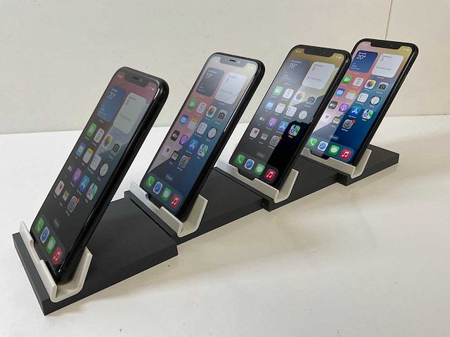 Apple iphone xr - 64 gb - black (4x) - afbeelding 5 van  6