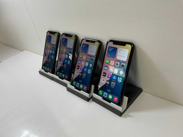 Apple iphone xr - 64 gb - black (4x) - afbeelding 3 van  6