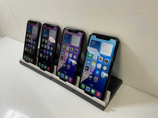 Apple iphone xr - 64 gb - black (4x) - afbeelding 3 van  6