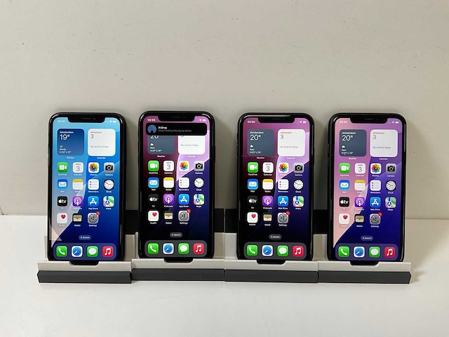 Apple iphone xr - 64 gb - black (4x) - afbeelding 1 van  6