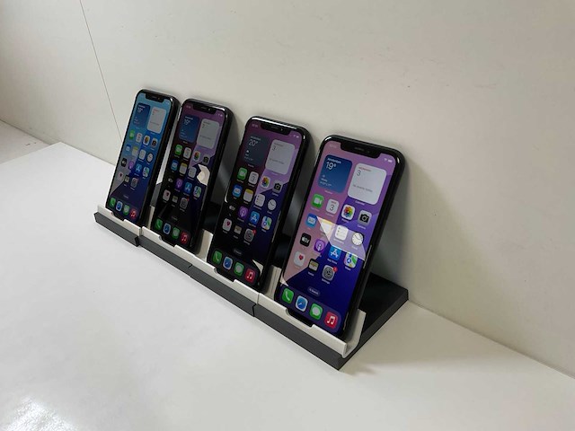 Apple iphone xr - 64 gb - black (4x) - afbeelding 3 van  6