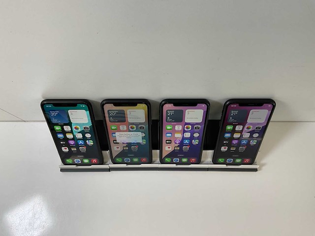 Apple iphone xr - 64 gb - black (4x) - afbeelding 2 van  6
