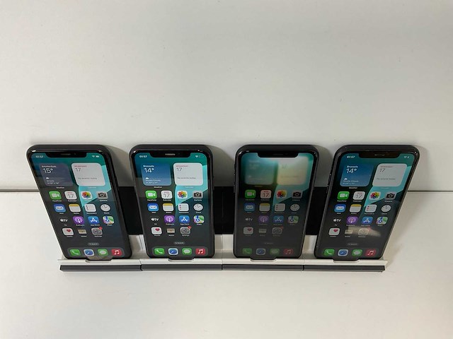 Apple iphone xr - 64 gb - black (4x) - afbeelding 2 van  5
