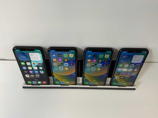 Apple iphone xr - 64 gb - black (4x) - afbeelding 2 van  6