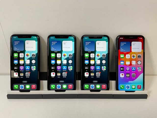 Apple iphone xr - 64 gb - black (4x) - afbeelding 1 van  6