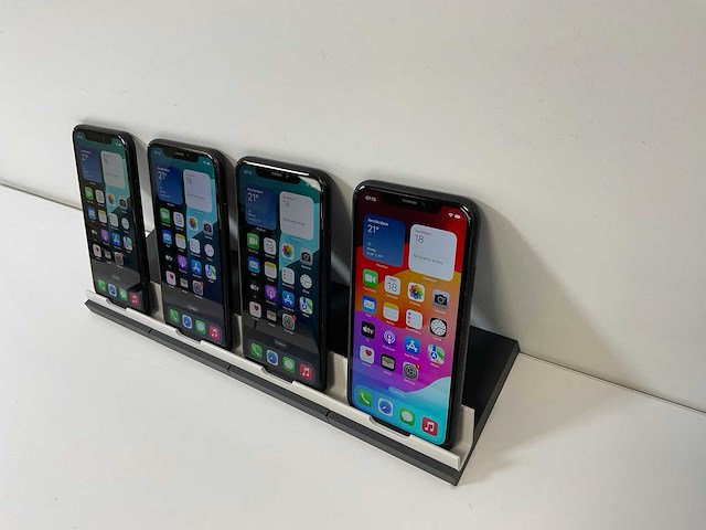 Apple iphone xr - 64 gb - black (4x) - afbeelding 3 van  6