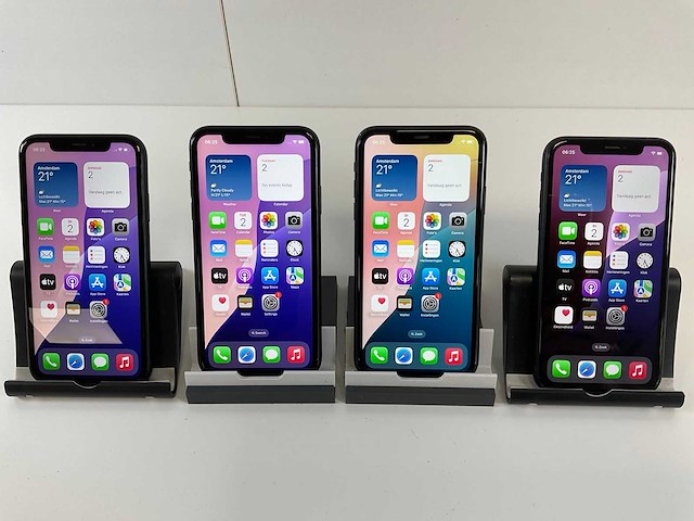 Apple iphone xr - 64 gb - black (4x) - afbeelding 1 van  5