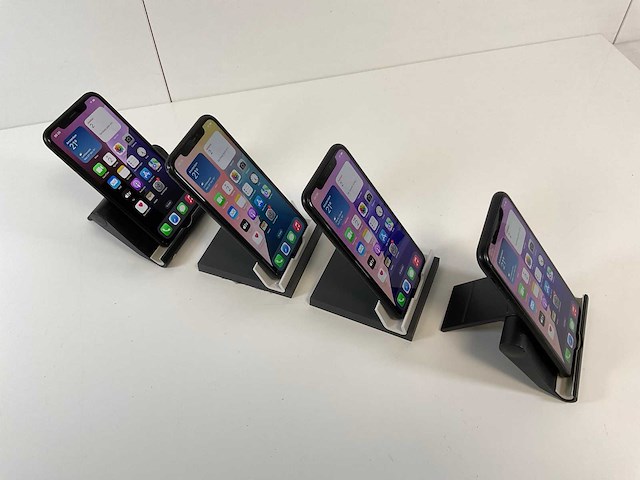Apple iphone xr - 64 gb - black (4x) - afbeelding 4 van  5