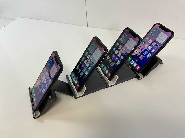 Apple iphone xr - 64 gb - black (4x) - afbeelding 2 van  4