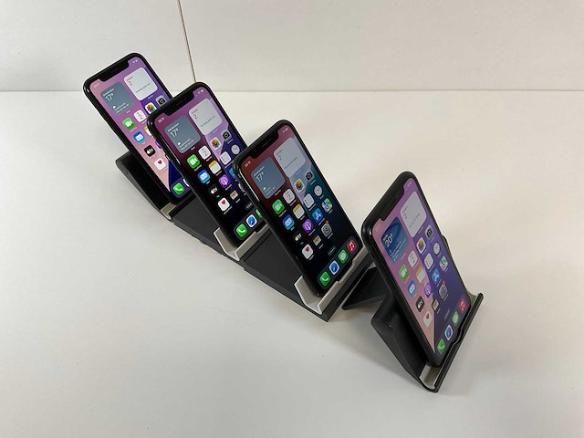 Apple iphone xr - 64 gb - black (4x) - afbeelding 3 van  4
