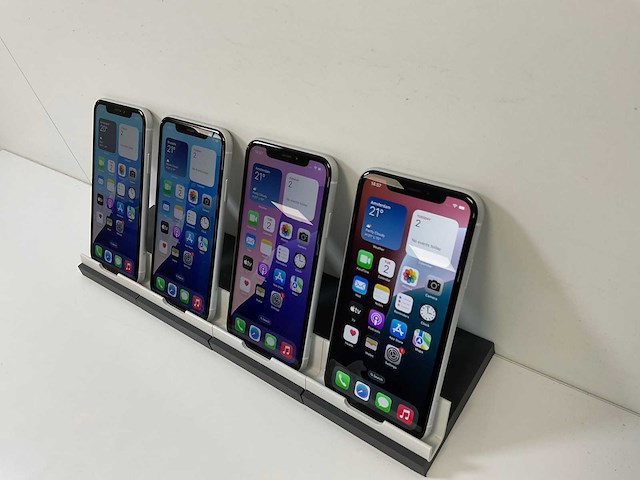 Apple iphone xr - 64 gb - white (4x) - afbeelding 3 van  6