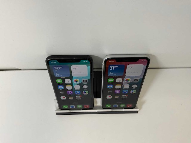 Apple iphone xr - 64 gb / 128 gb - black (2x) - afbeelding 2 van  6