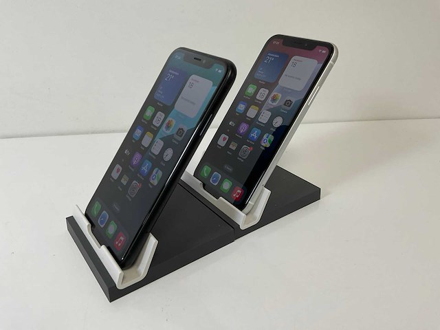 Apple iphone xr - 64 gb / 128 gb - black (2x) - afbeelding 5 van  6