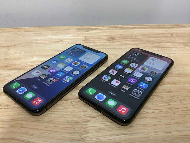 Apple iphone xs a2097 mobiele telefoon (2x) - afbeelding 1 van  6