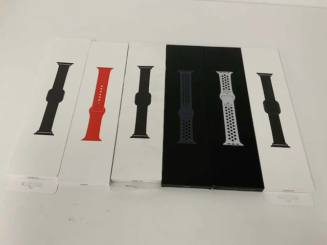 Apple leather band modern buckle voor de apple watch series 1 t/m 9 / se (38/40/41 mm) | series 10 (42 mm), maat s, zwart (x6) - afbeelding 1 van  2