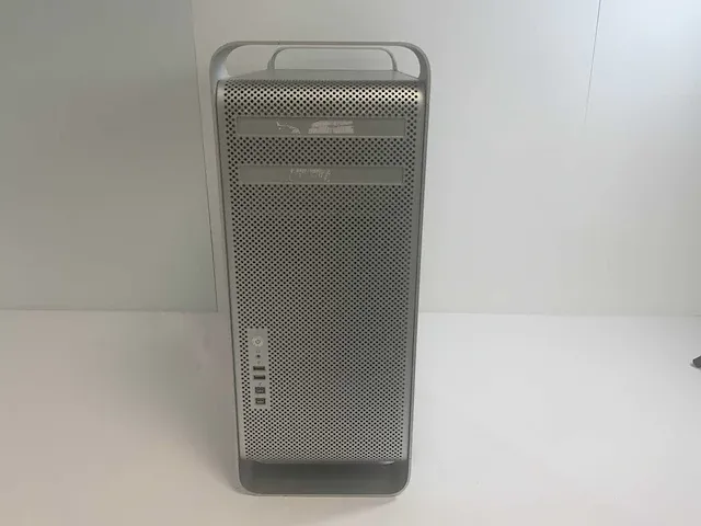 Apple mac pro 4.1, xeon(r) e5520, 24 gb ram, 4 tb hdd, nvidia quadro 4000 2 gb workstation - afbeelding 1 van  4