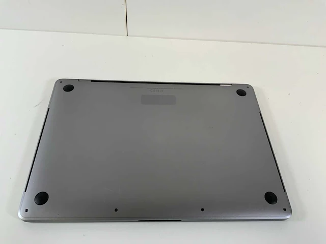Apple macbook 13.3", core(tm) i7 8th gen, 16 gb ram, 500 gb nvme laptop - afbeelding 6 van  7