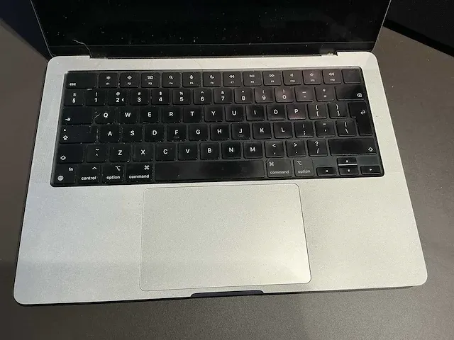 Apple macbook 14 inch (a2442) laptop - afbeelding 2 van  7
