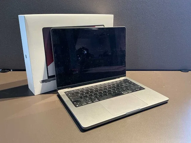 Apple macbook 14 inch (a2442) laptop - afbeelding 1 van  8