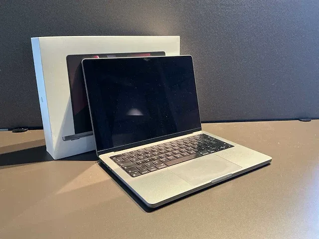 Apple macbook 14 inch (a2779) laptop - afbeelding 1 van  8