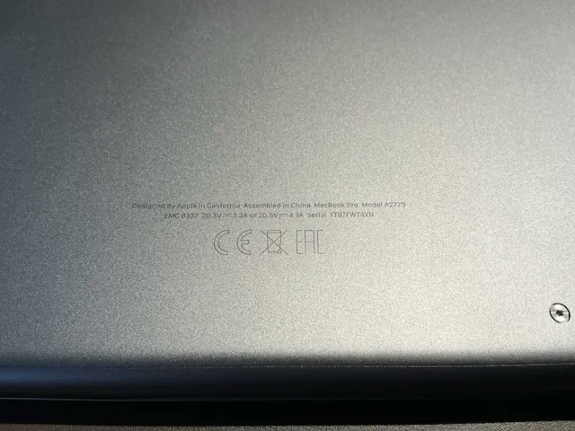 Apple macbook 14 inch (a2779) laptop - afbeelding 7 van  8