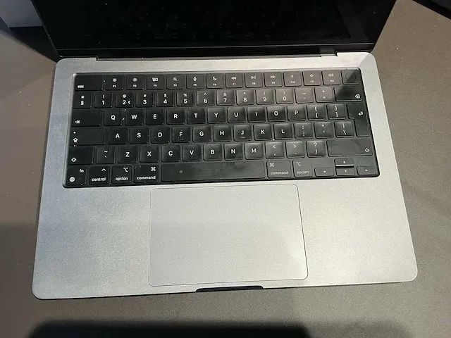Apple macbook 14 inch (a2779) laptop - afbeelding 2 van  7