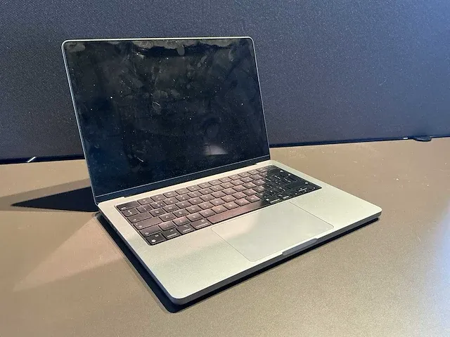 Apple macbook 14 inch (a2779) laptop - afbeelding 1 van  7