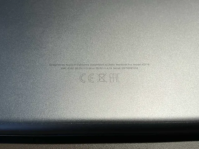 Apple macbook 14 inch (a2779) laptop - afbeelding 7 van  7