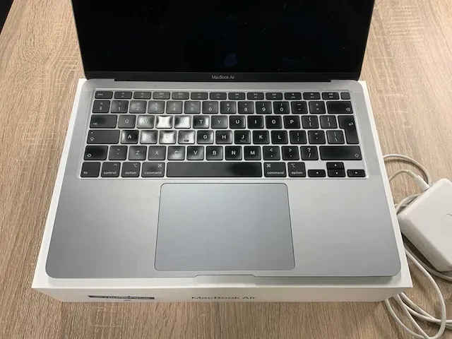 Apple macbook air 13” a2179 - afbeelding 2 van  8