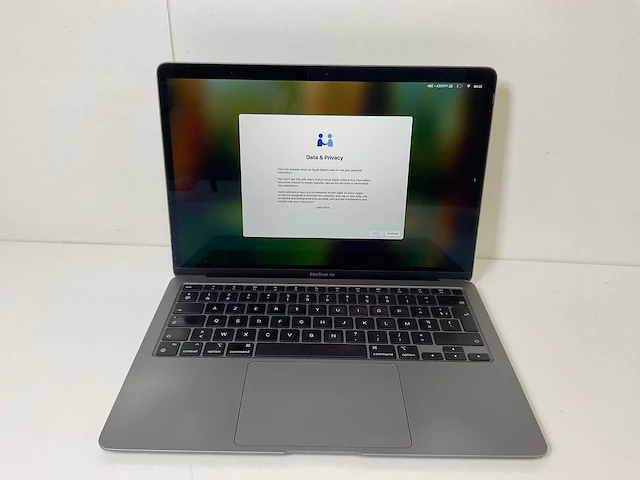 Apple macbook air 13”, apple m1, 16 gb ram, 500 gb nvme laptop - afbeelding 1 van  8