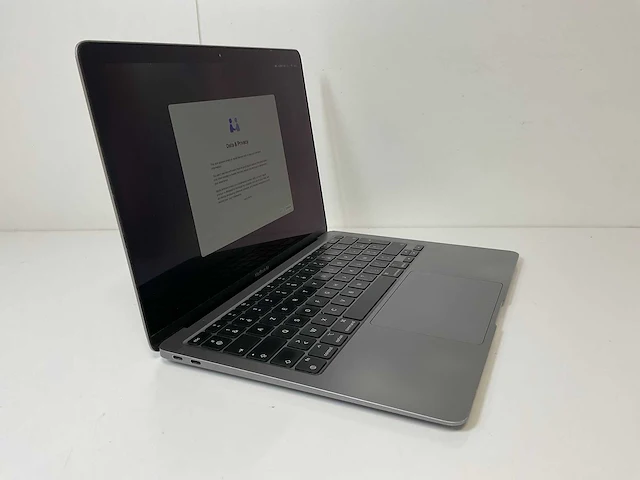 Apple macbook air 13”, apple m1, 16 gb ram, 500 gb nvme laptop - afbeelding 2 van  8