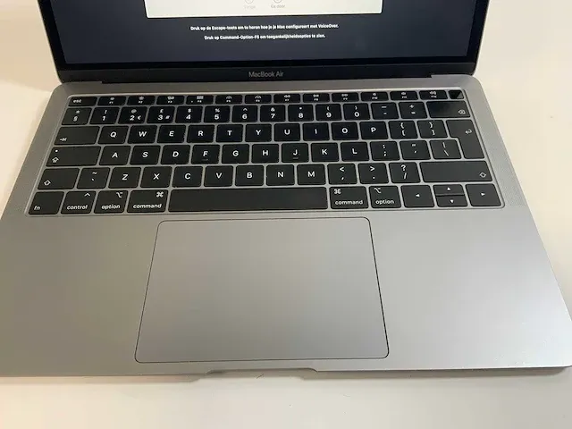 Apple macbook air 13”, core(tm) i5 8th gen, 16 gb ram, 251 gb nvme laptop - afbeelding 4 van  6