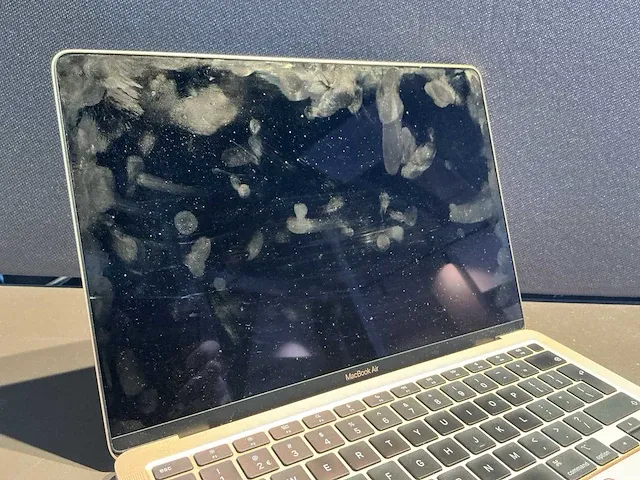 Apple macbook air 13 inch (a2337) laptop - afbeelding 3 van  7