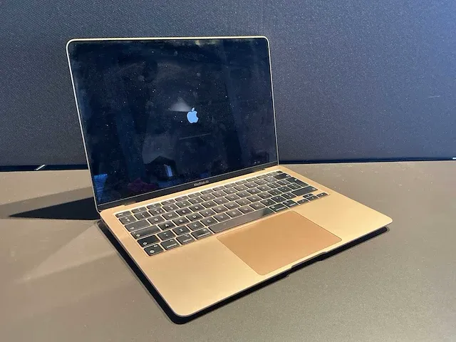Apple macbook air 13 inch (a2337) laptop - afbeelding 1 van  7