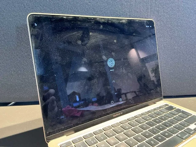 Apple macbook air 13 inch (a2337) laptop - afbeelding 4 van  7