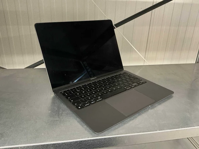 Apple macbook air 13 inch (m1, 2020) laptop - afbeelding 1 van  4